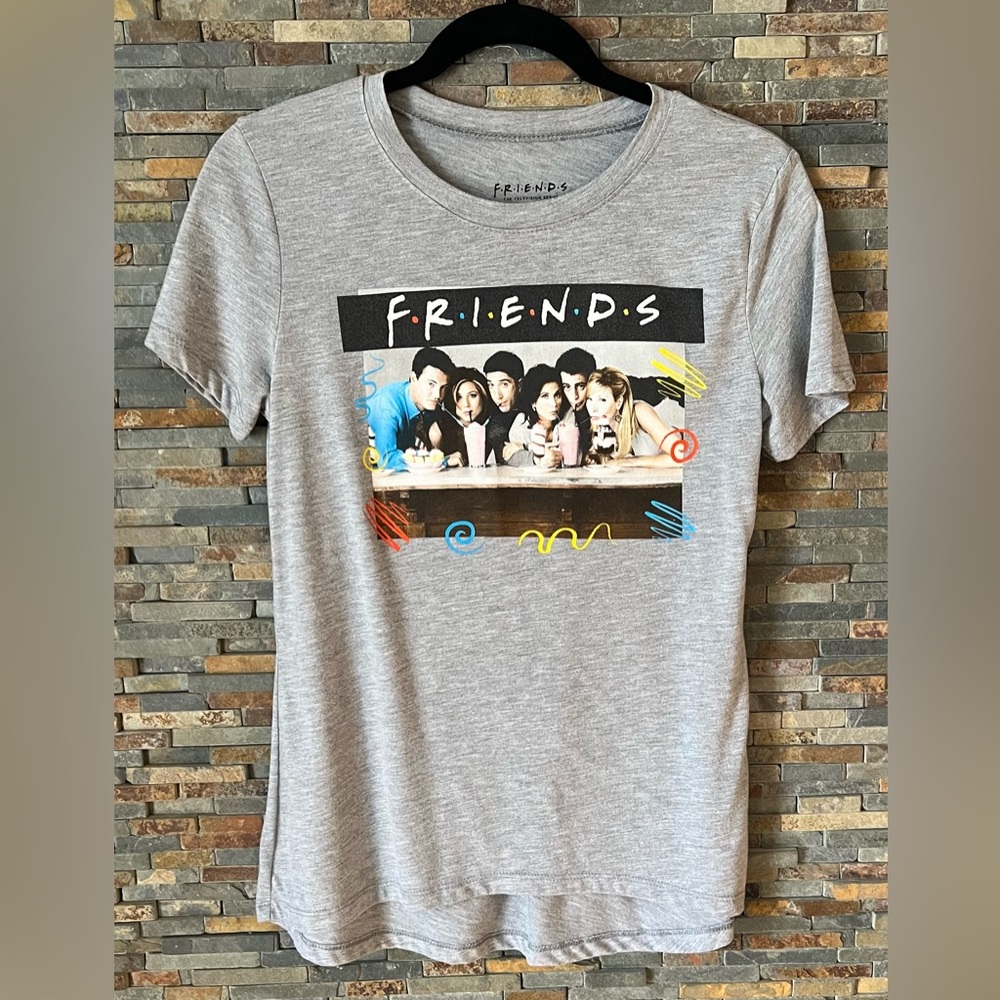 FRIENDS - Friends Cast at‎ Diner T-Shirt - Gray - Size M